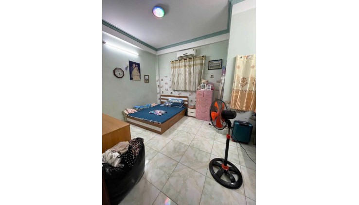 Gíá chỉ 5.6 TỶ TL! 59M², 2Tầng, HẺM XE HƠI-Thống Nhất Gò Vấp!